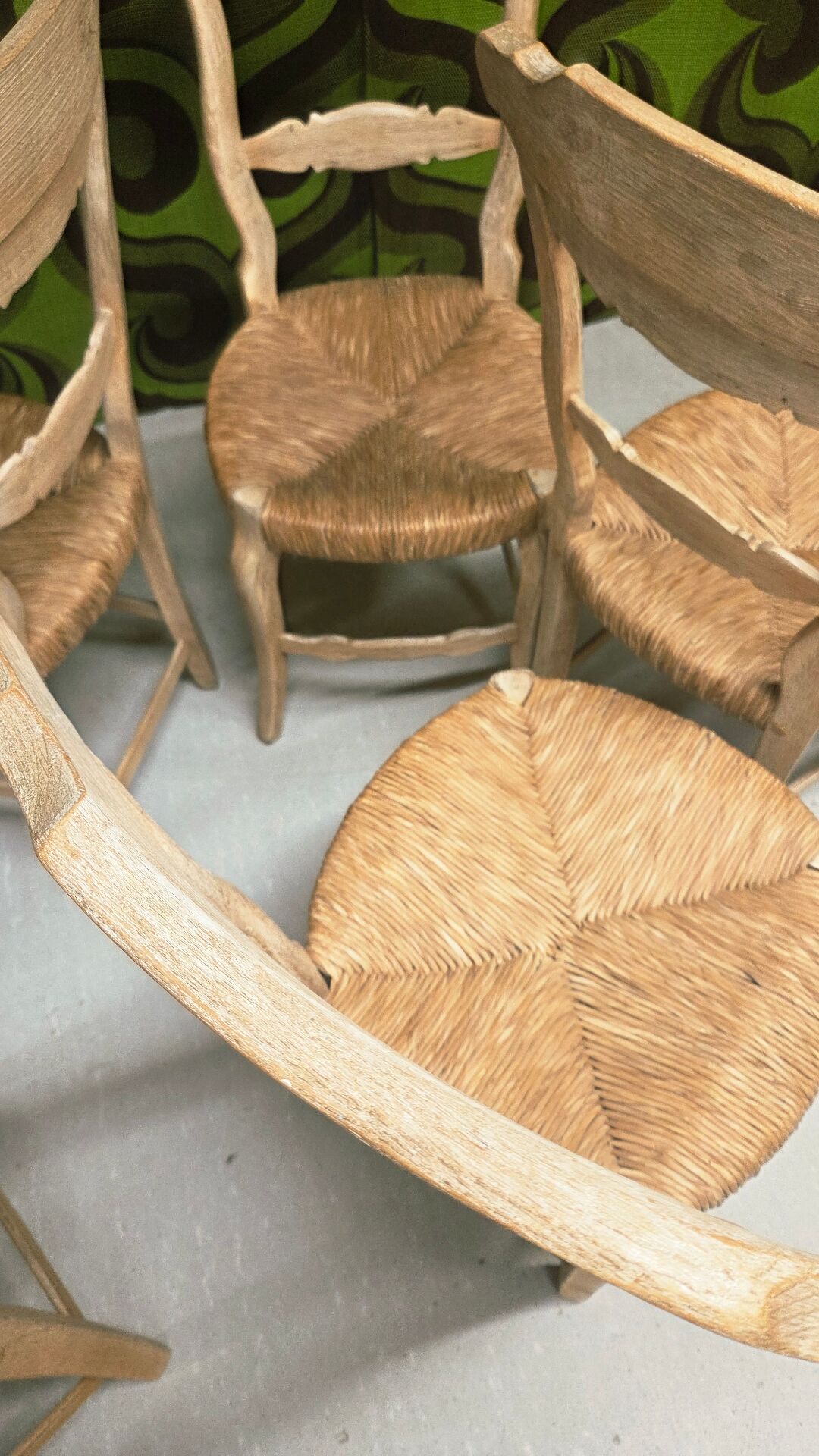 8 rustic oak chairs with patina, straw seating, 1950s.