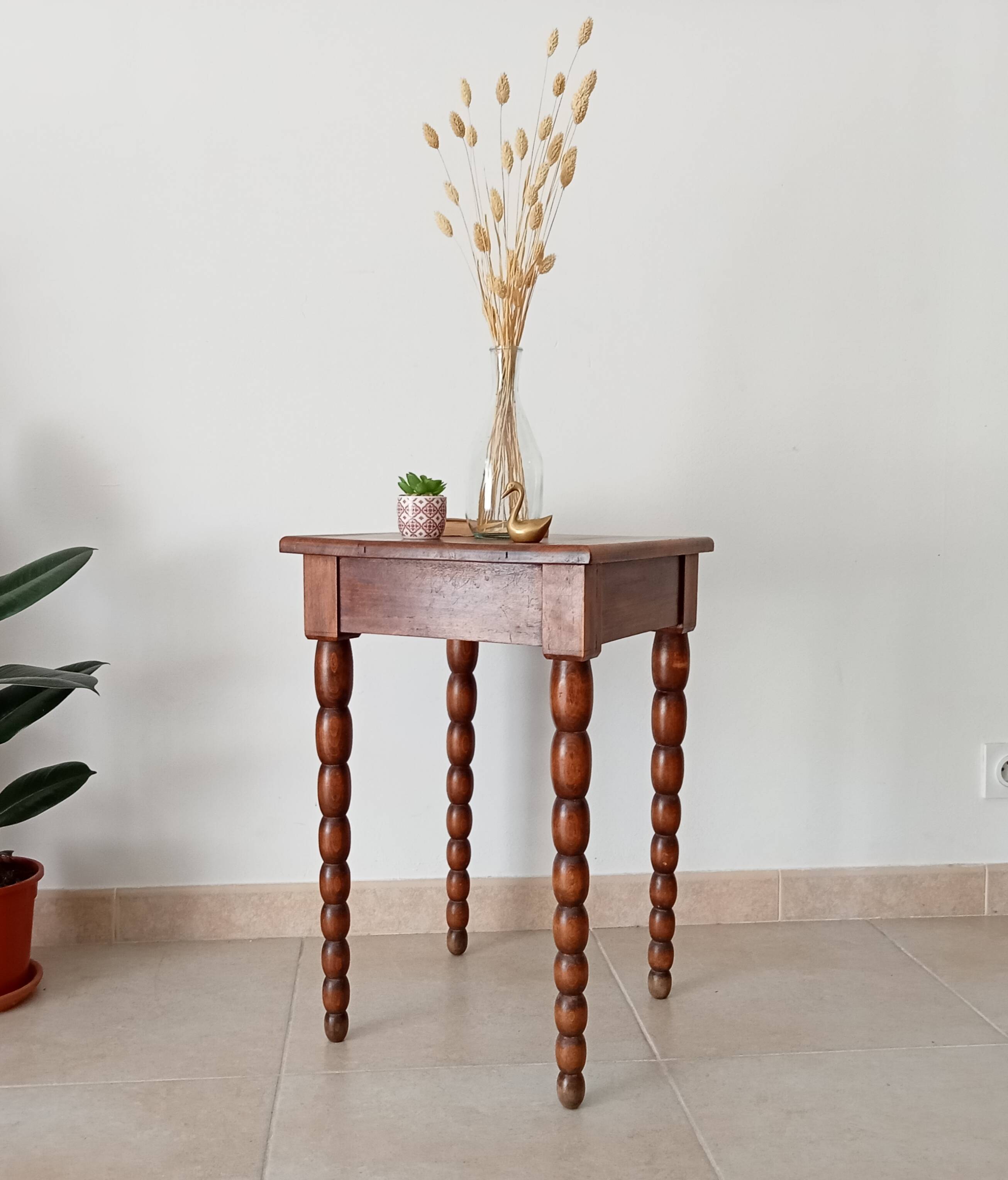 Early 20th century side table in solid oak