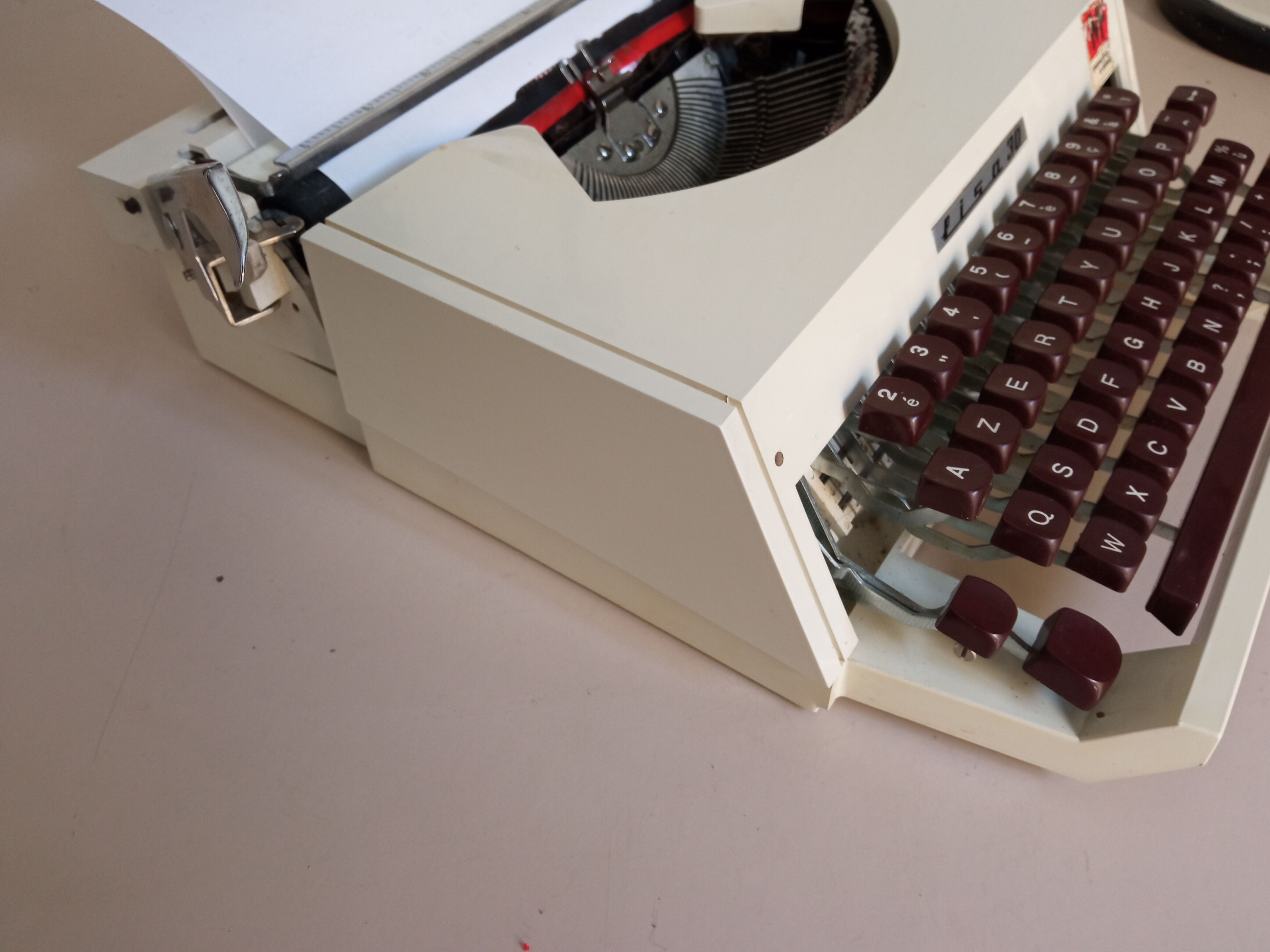 Lisa 30 Antares Pure Vintage Typewriter