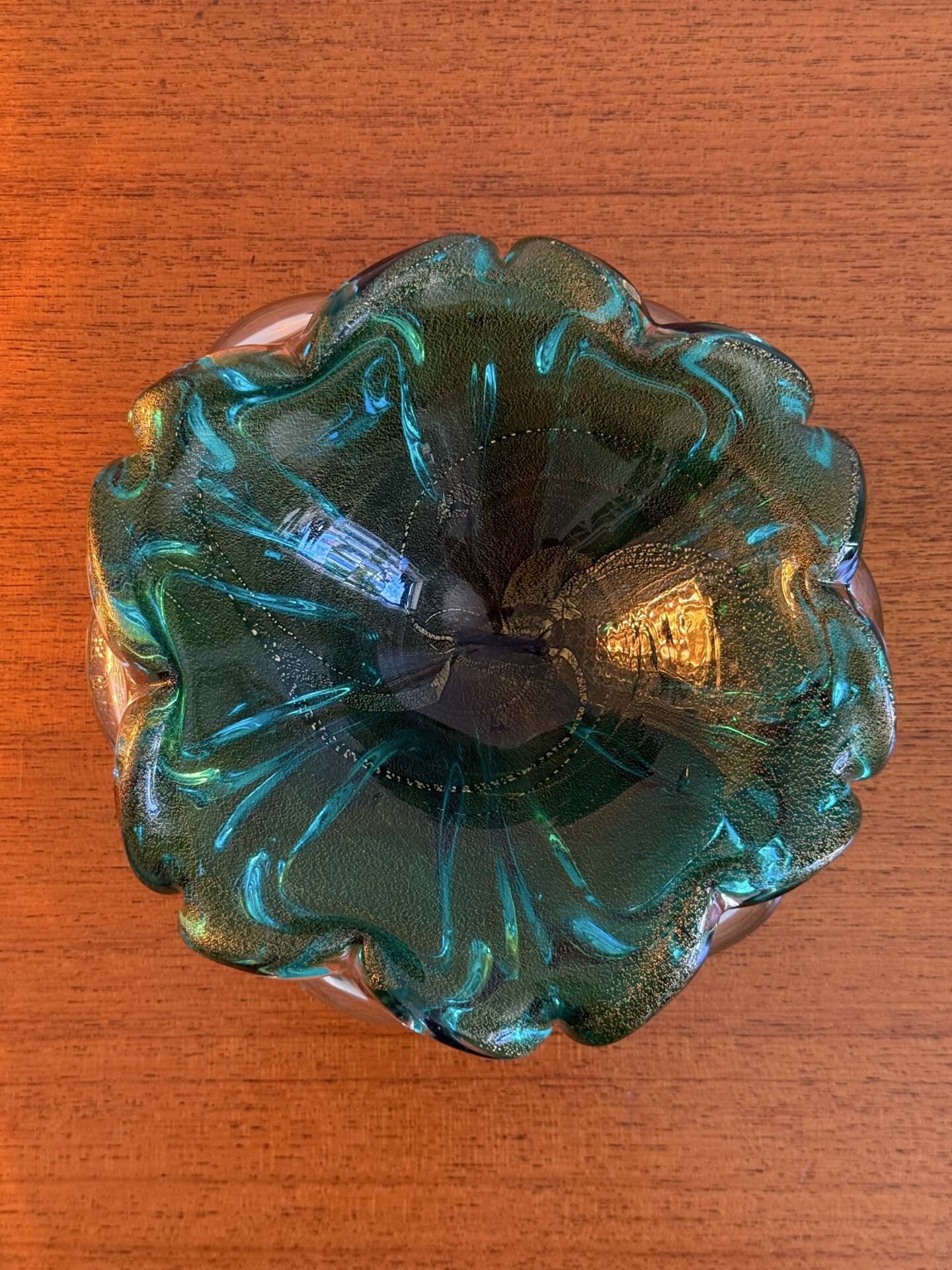 Bowl / pocket emptier / glass centrepiece in Murano style from the 1970s.