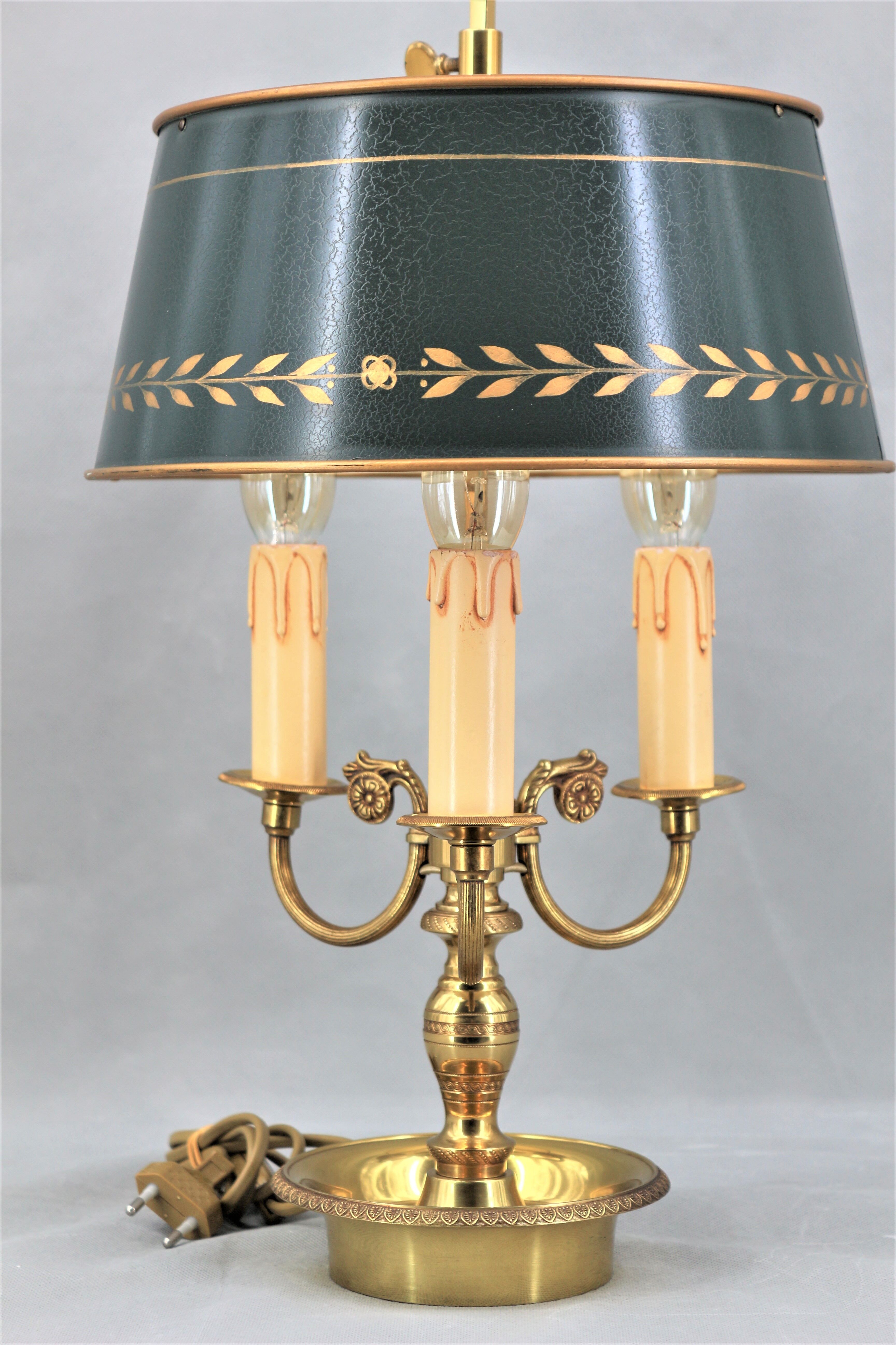Louis XVI style bronze hot water bottle lamp, Three lights, Lampshade painted in cracked green