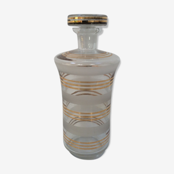 Decanter vintage with pinstripes golden