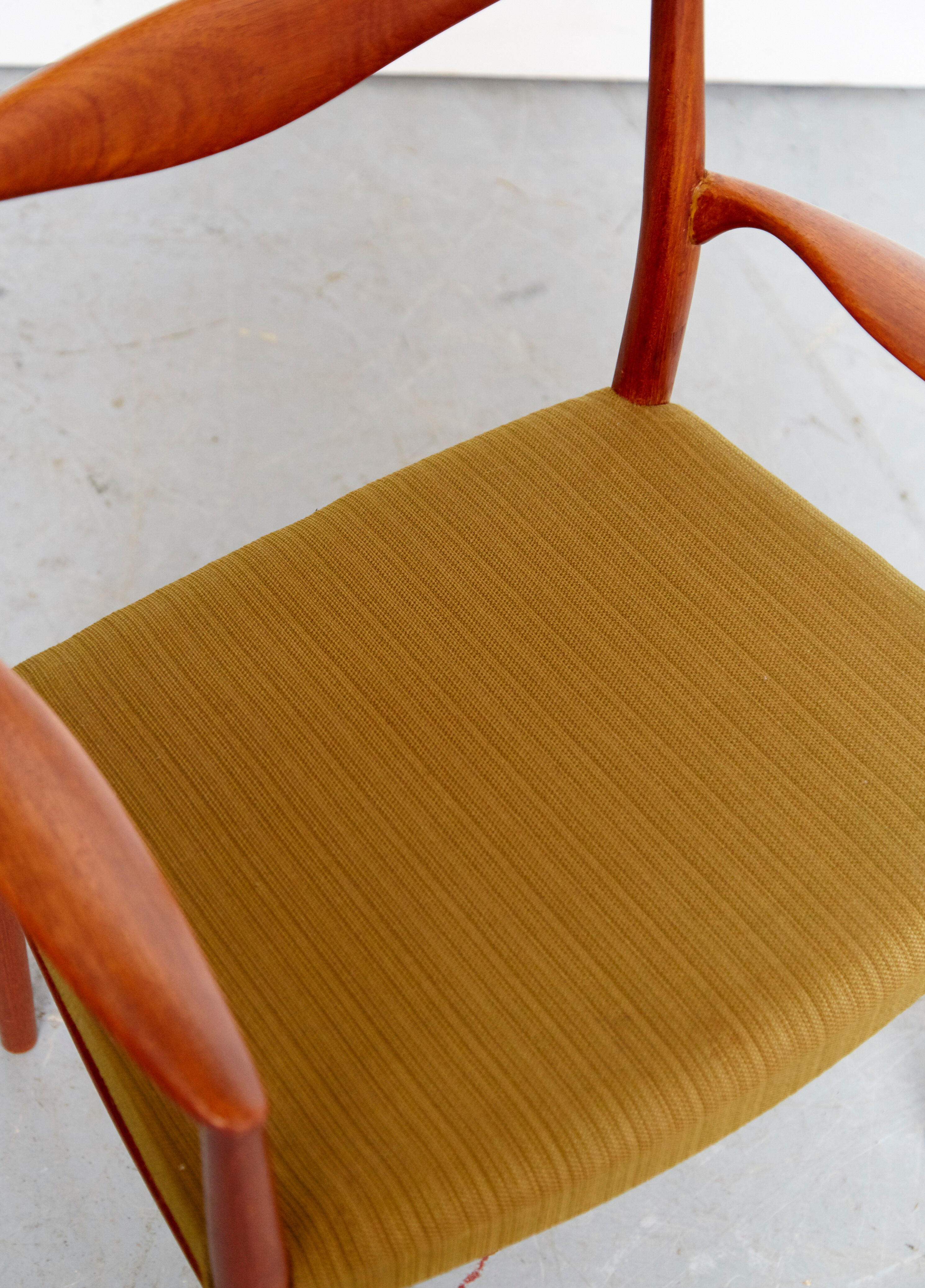 Table de salle à manger par Nanna Ditzel pour Saren Willadsen et chaises conçues par Kai Lyngfeldt-Larsen