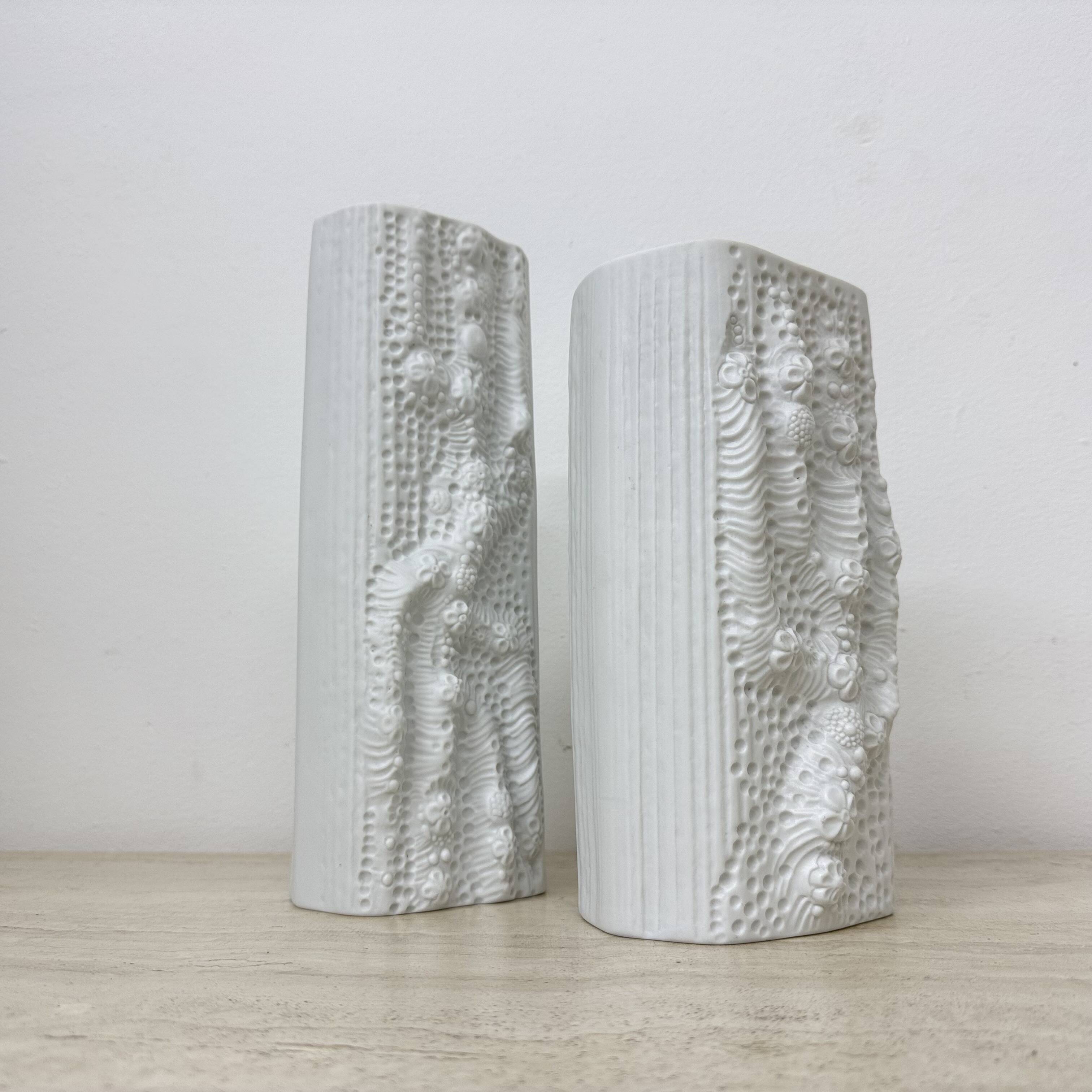 Martin Freyer for Rosenthal Bisque Reliëf Azu Vase Op Art 1970s