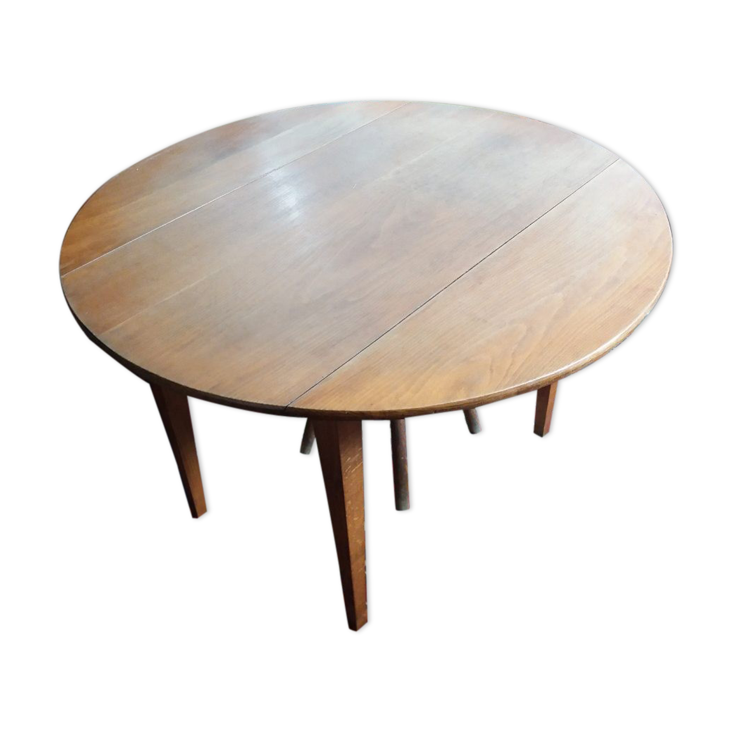 Wooden roundtable