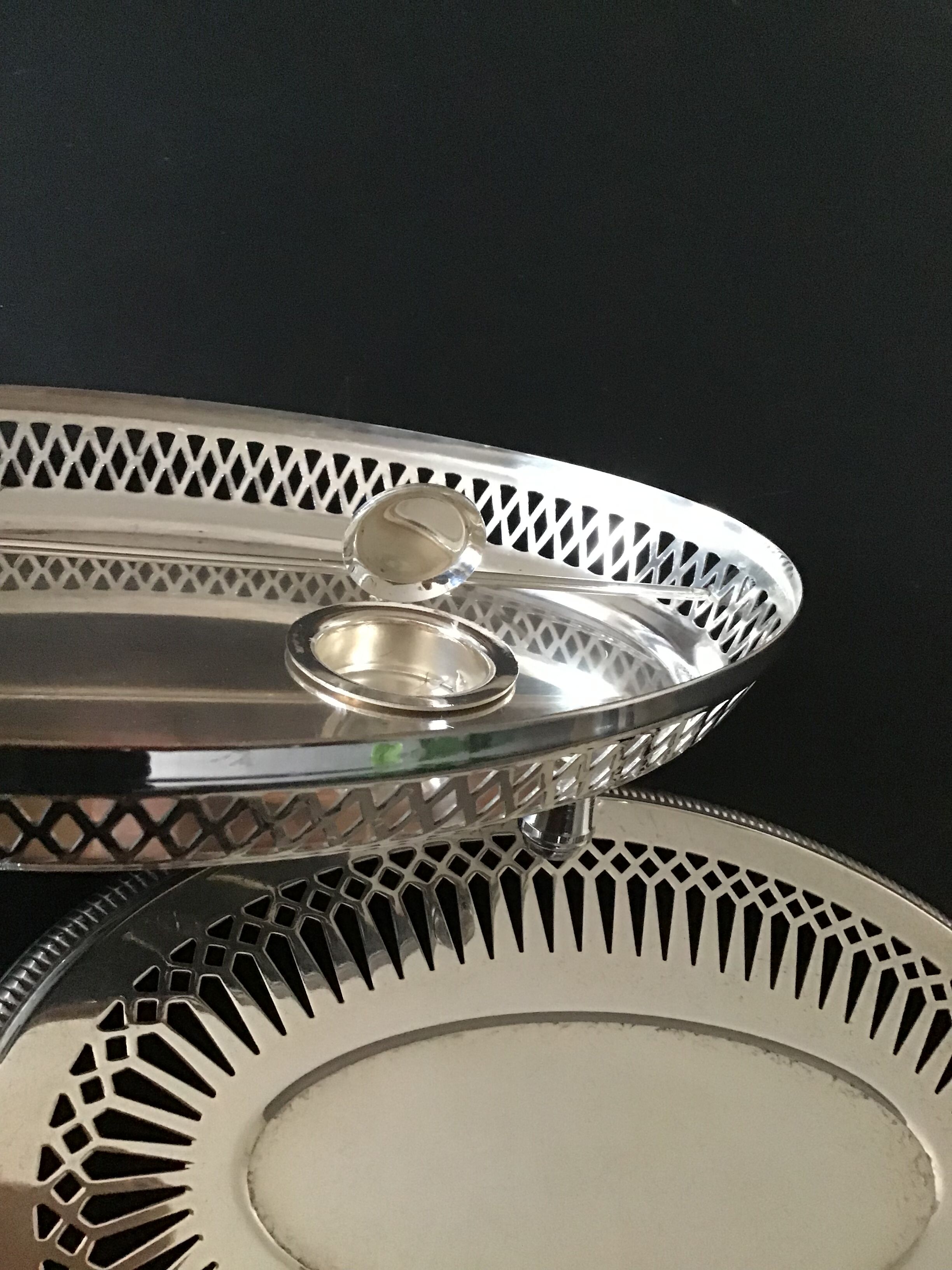 Silver heating coaster