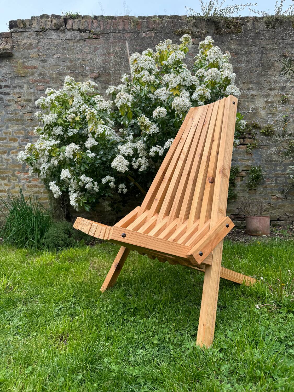 Solid wood folding patio garden armchair