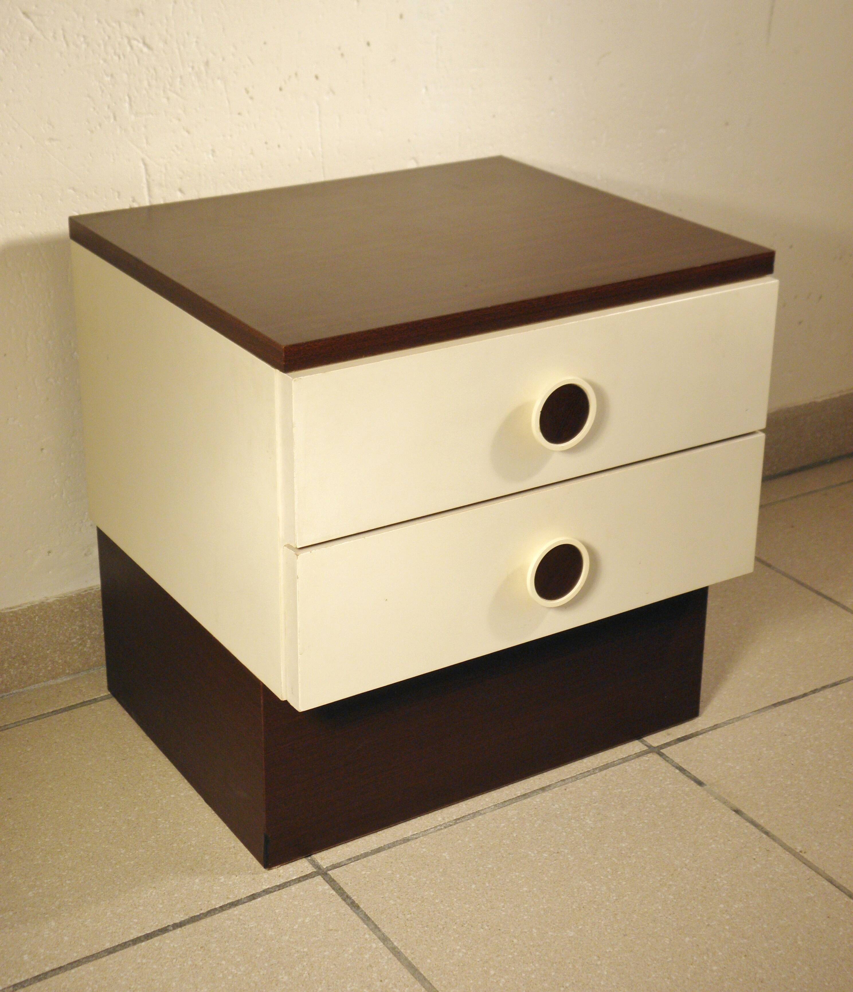 Table de chevet design années 70