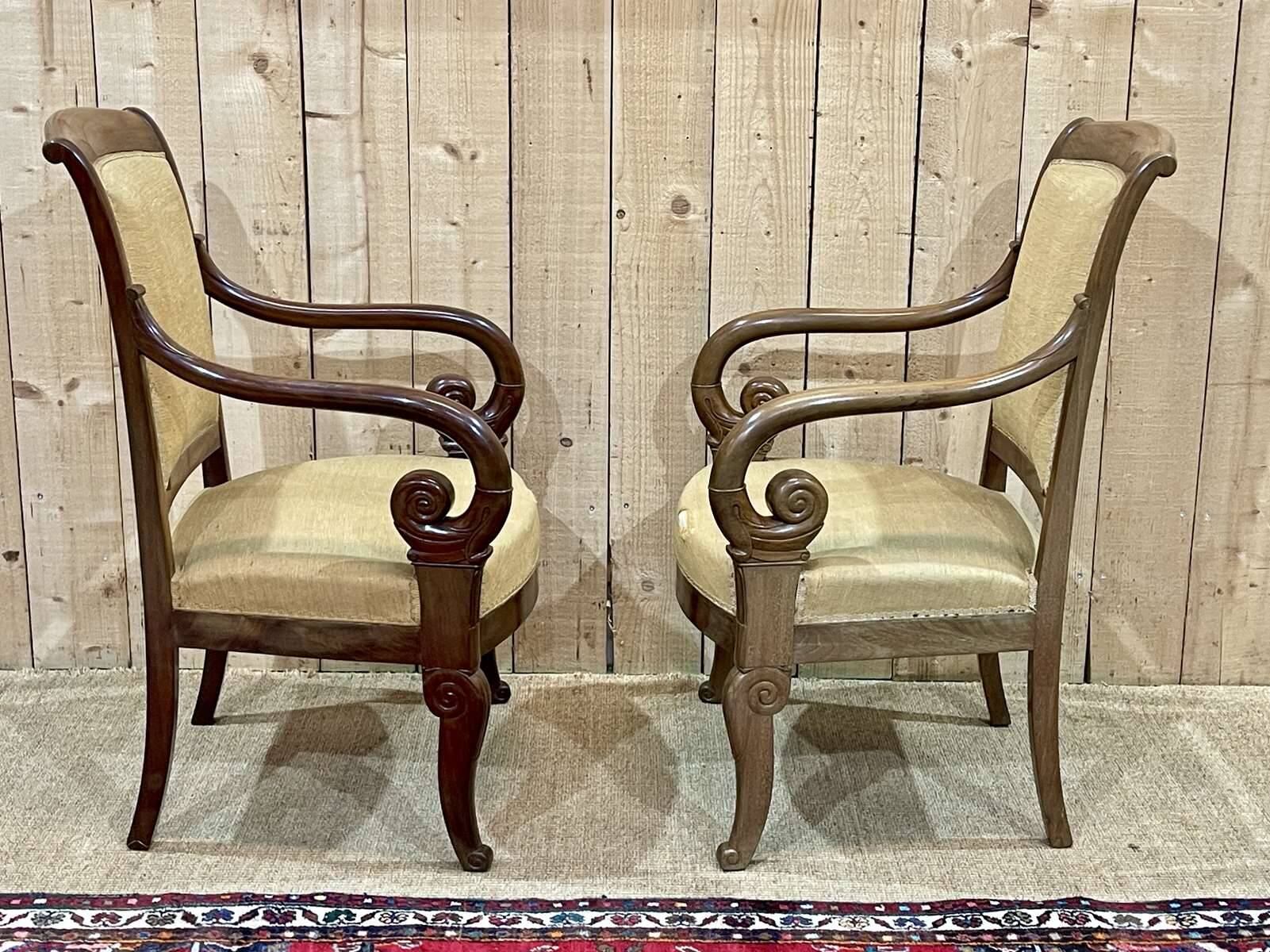 Pair of Restoration armchairs in mahogany from the end of the 19th century (fabric defects)