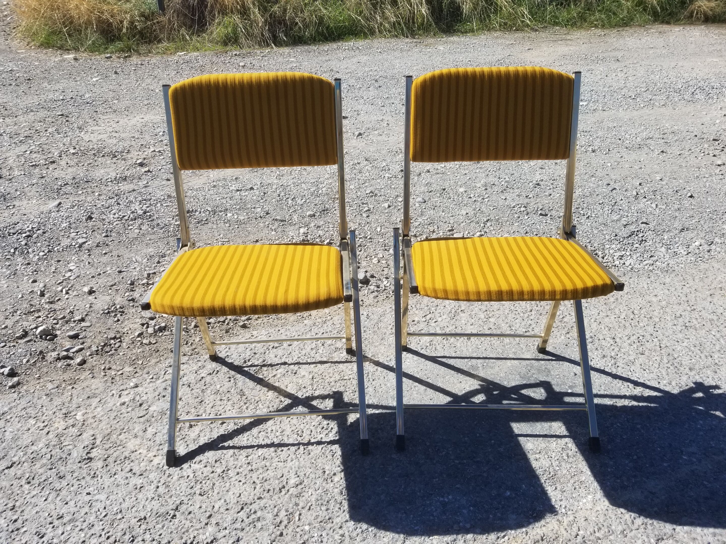 Pair of vintage eyrel folding chairs - 70s