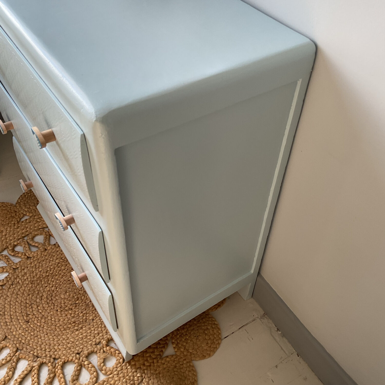 Vintage chest of drawers