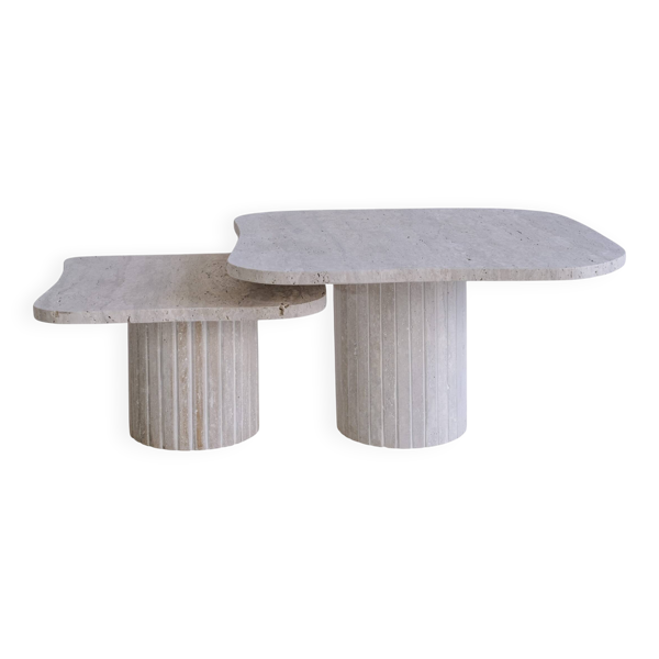 Tables basses gigognes irrégulières Athena en travertin naturel