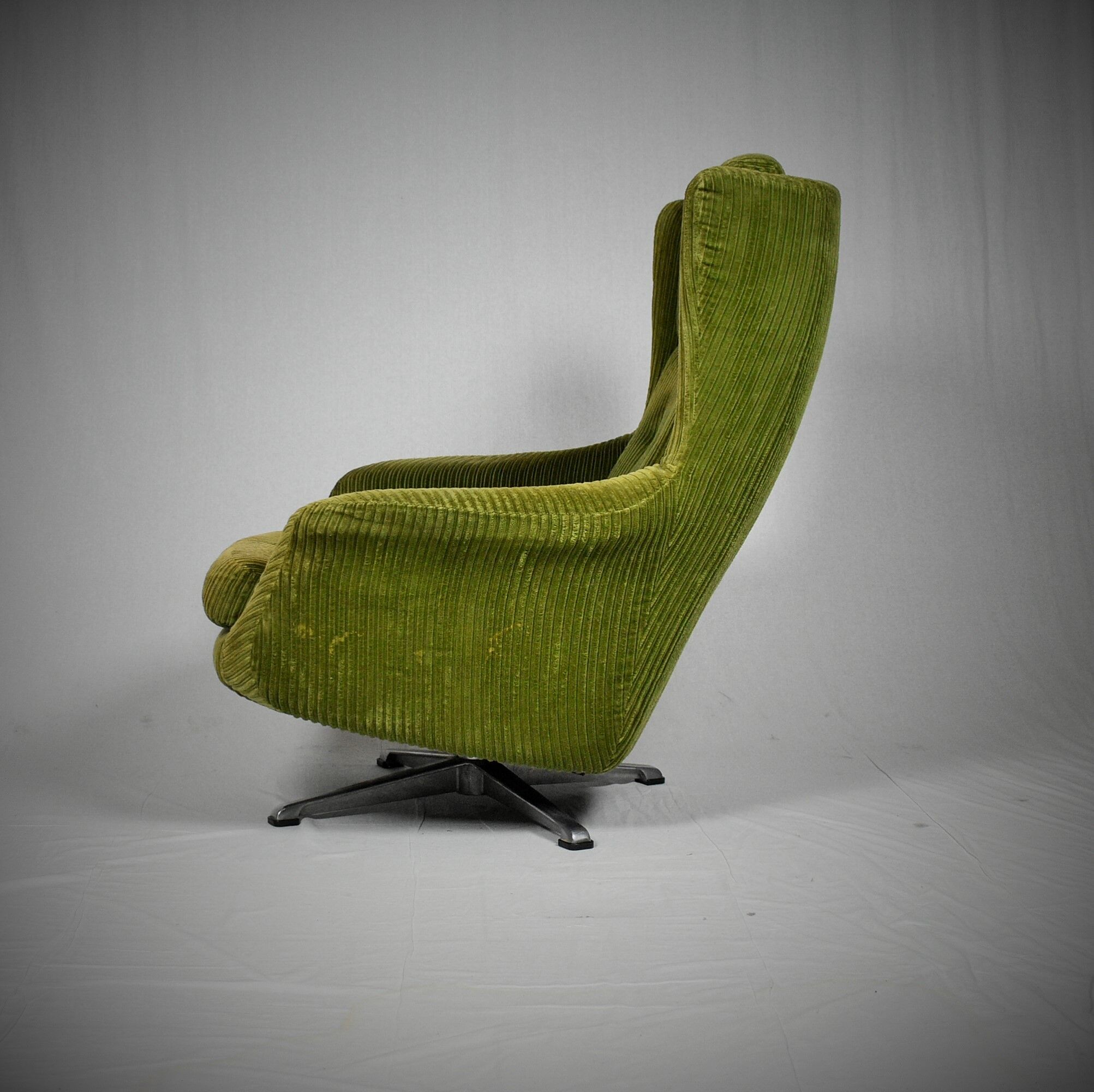 Design Scandinavian Leather rocking chair by Peem, 1970´s.