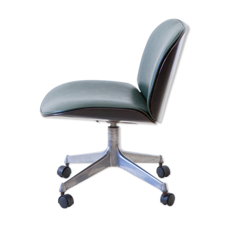 Chaise de bureau pivotante en skaï vert restaurée par Ico Parisi pour le MIM Roma, années 1950