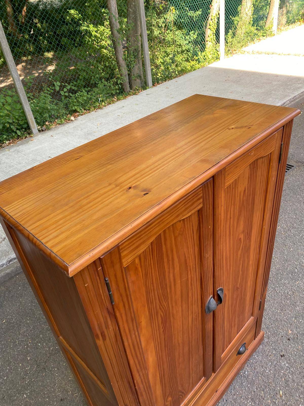 Small wardrobe / bonnetière in solid honey pine with 2 doors and 1 drawer.