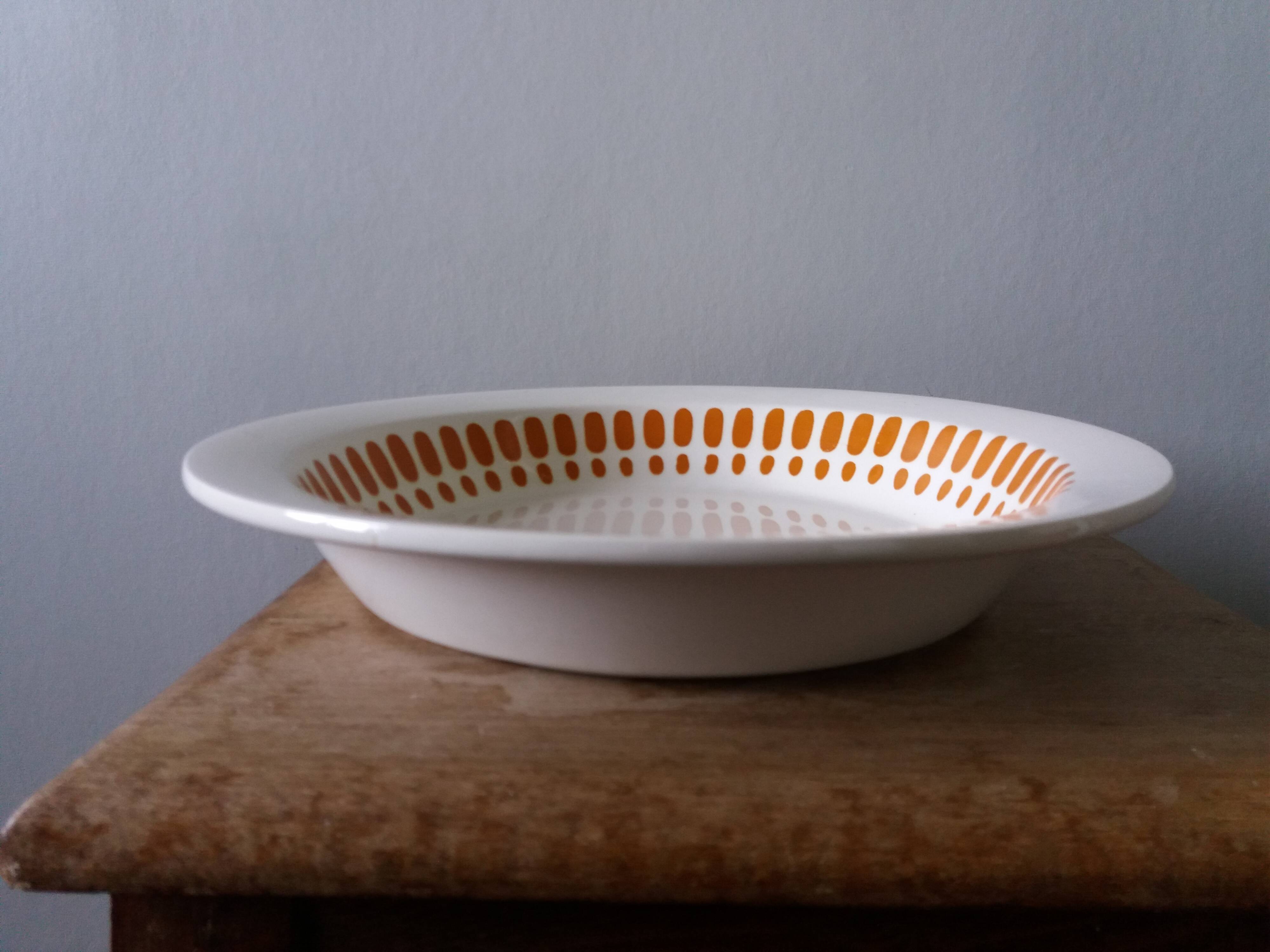 Hollow vegetable dish salad bowl 70s space age