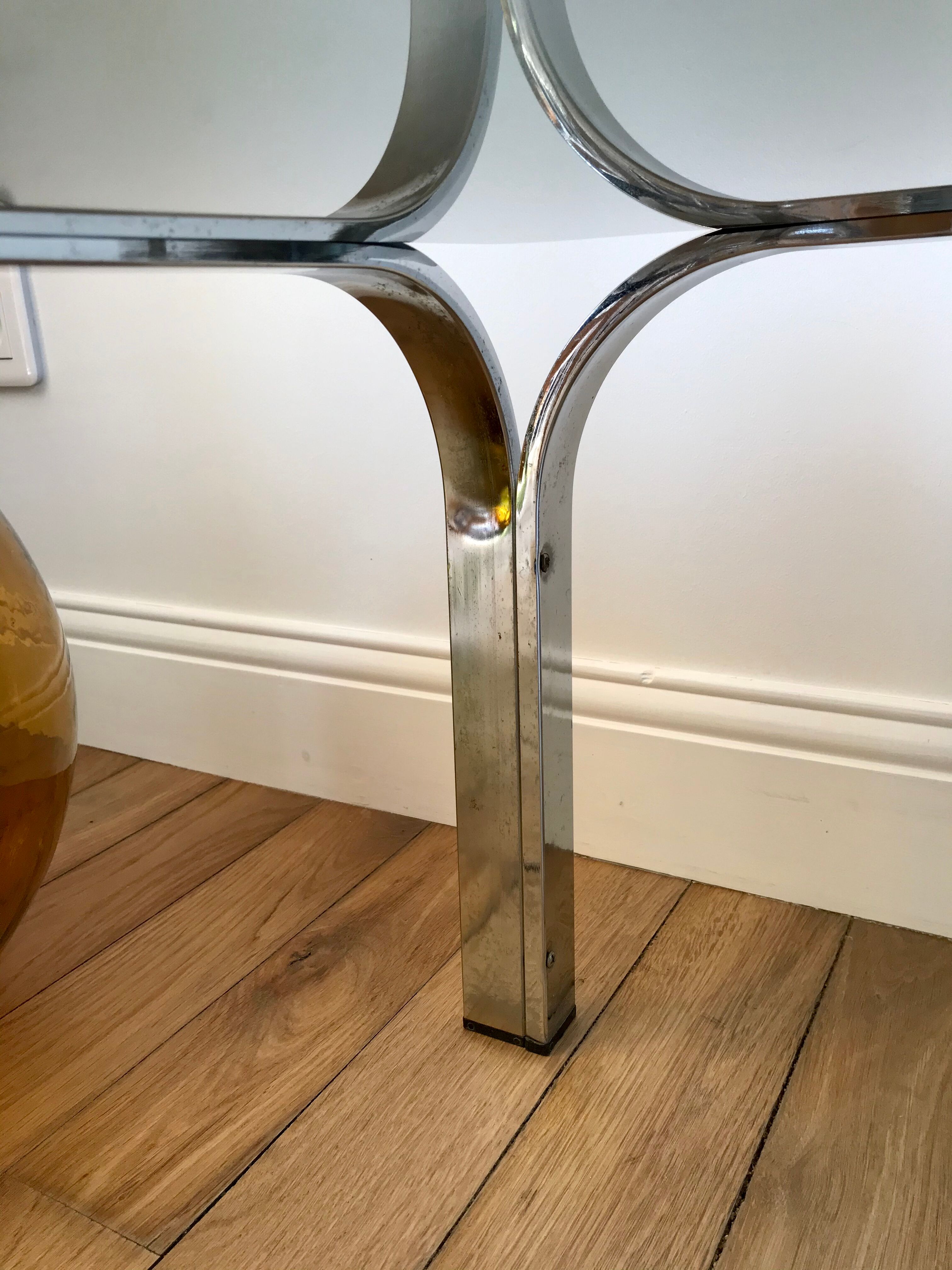 Coffee table in smoked glass and chrome 70s