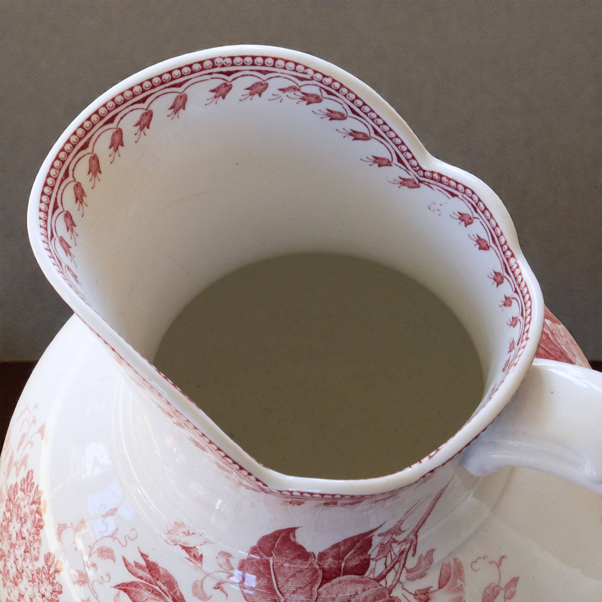 Large 19th-century earthenware vase signed Maestricht, Spring collection.