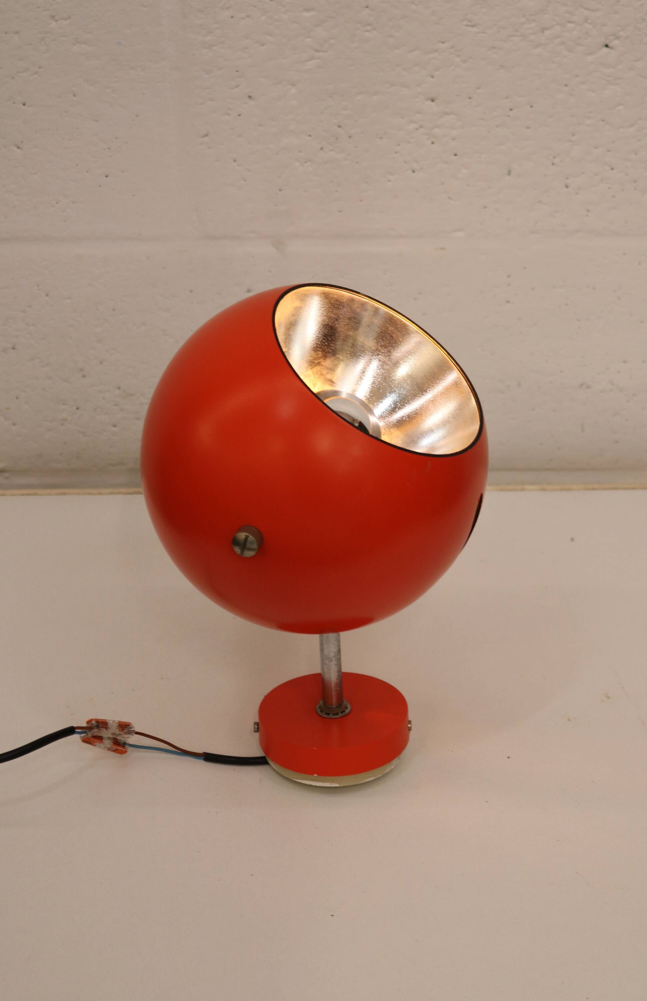 Vintage orange eyeball space age wall Lamp– Louis Poulsen, Denmark 70's