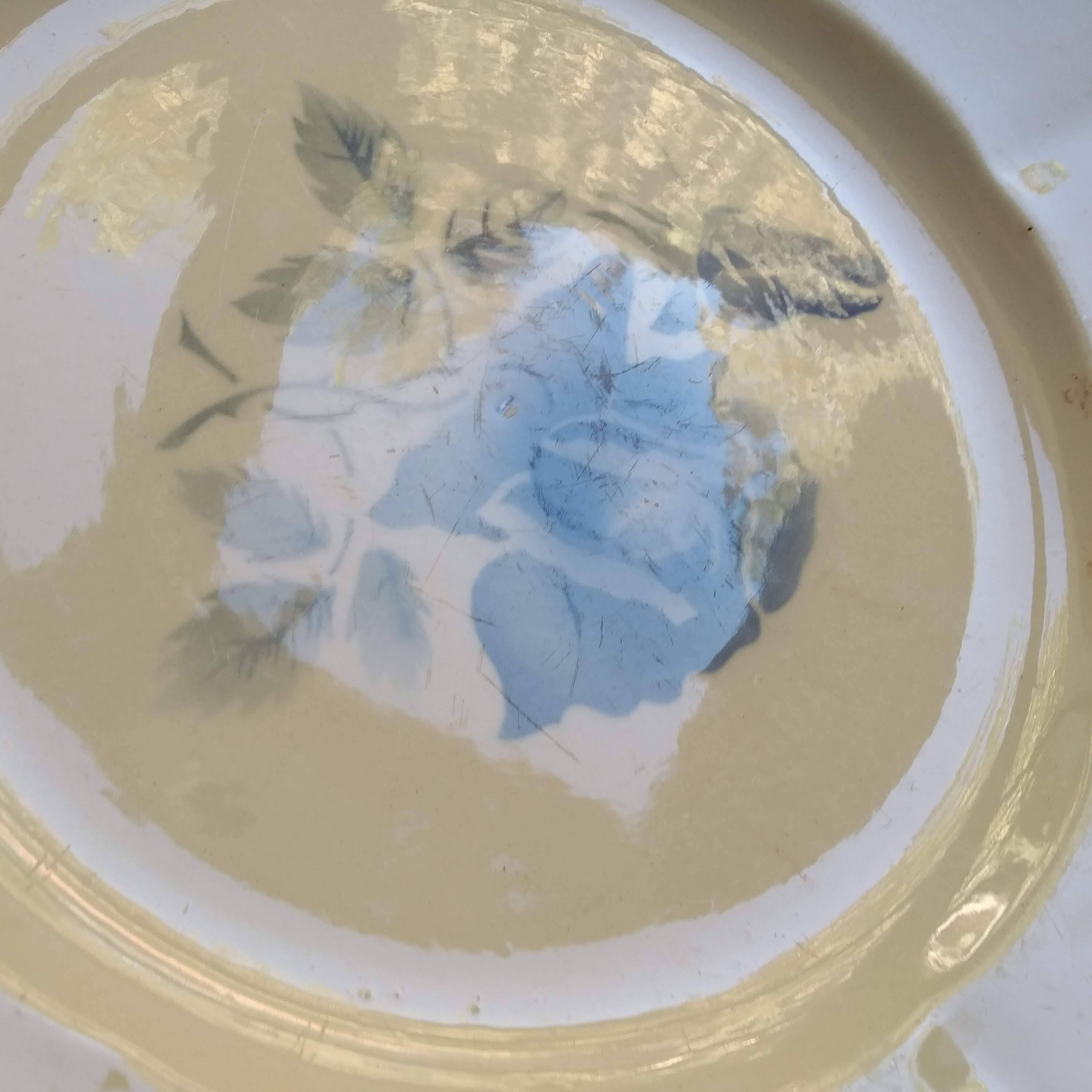 Plat rond Digoin Sarreguemines Roses bleues