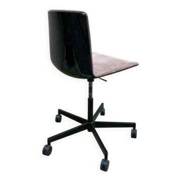 Pedrali Noa 727/4 office chair — contemporary Italian design