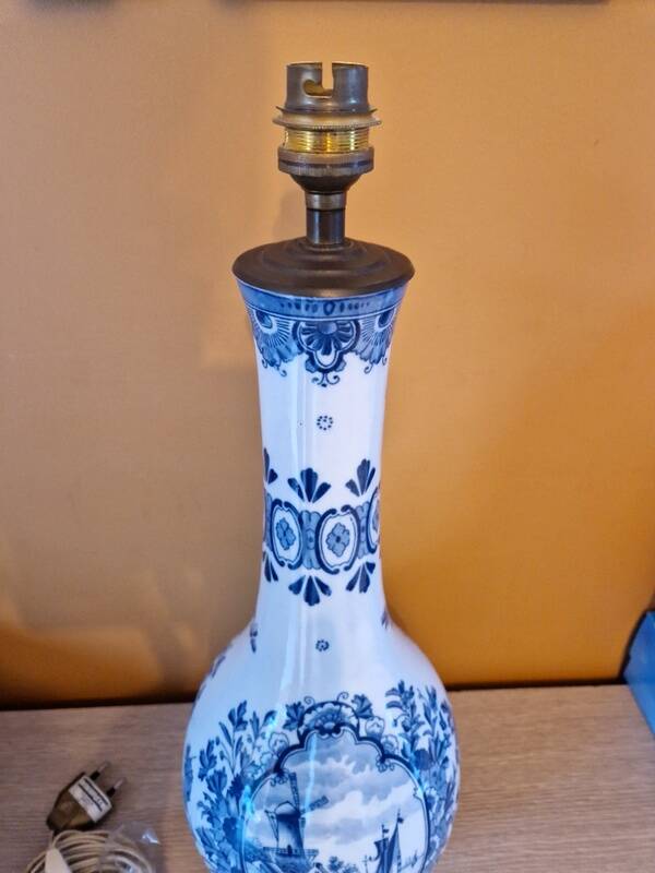 Royal Delft - Mosa Delft by Louis Regout (1832-1905) - Ceramic baluster lamp - 19th century