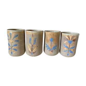 4 ceramic mugs