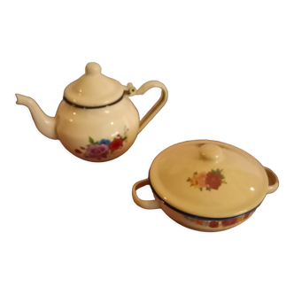 Enameled teapot and sugar bowl