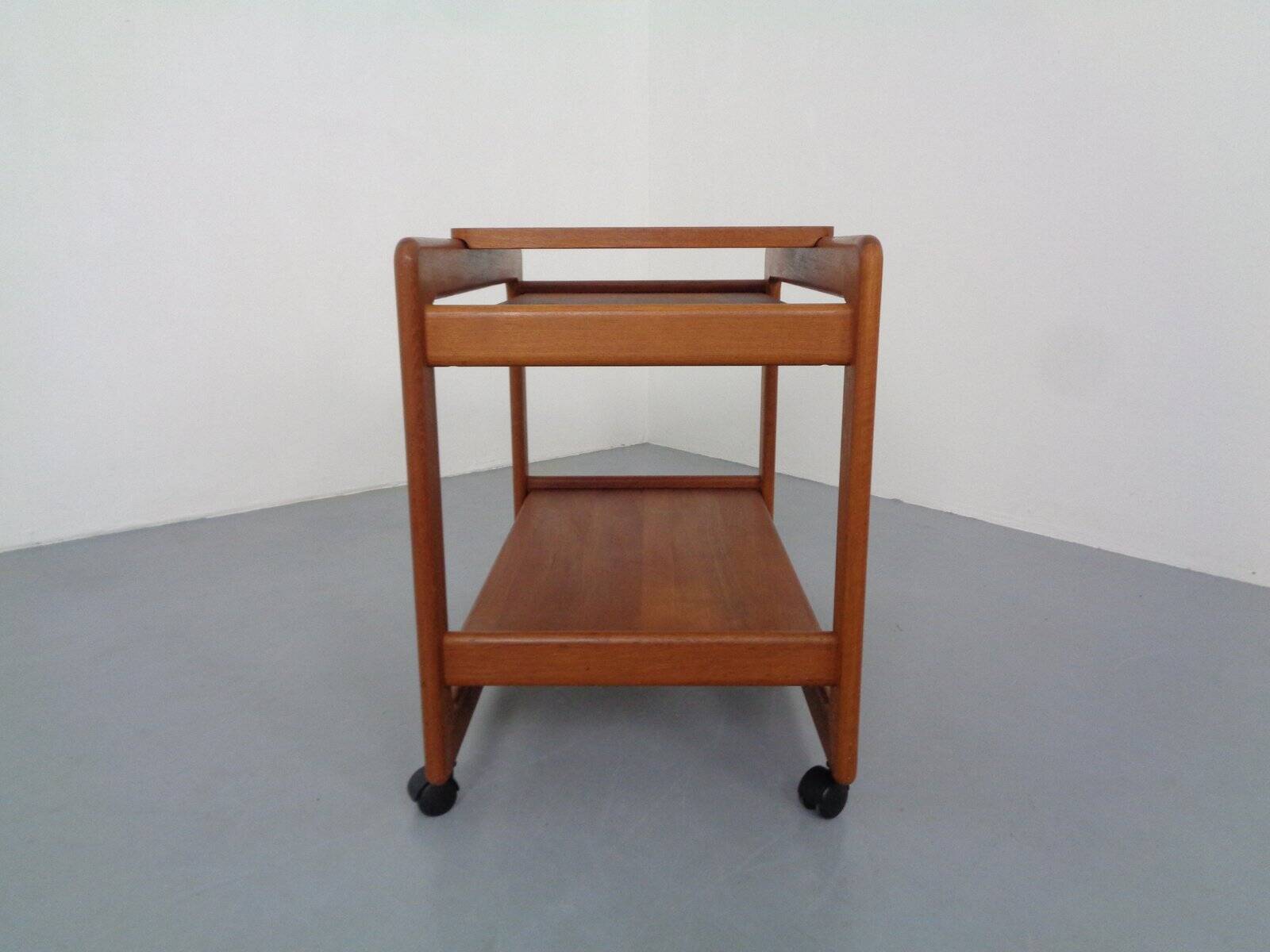 Large teak bar cart from Tarm Stole Møbelfabrik, Denmark, 1960s.