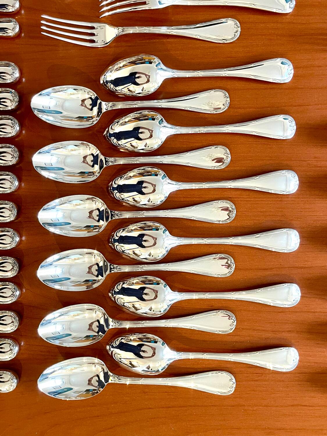 Christofle crossed ribbons, 73-piece cutlery set in new condition.