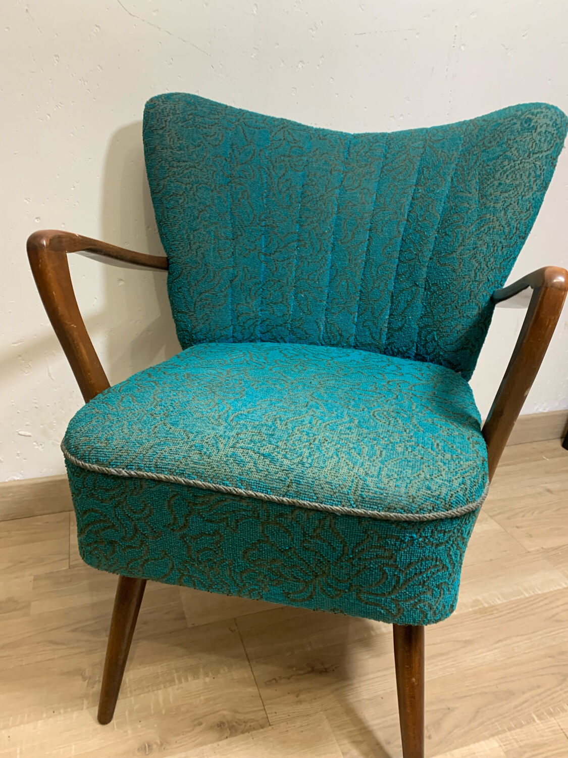 Cocktail chair