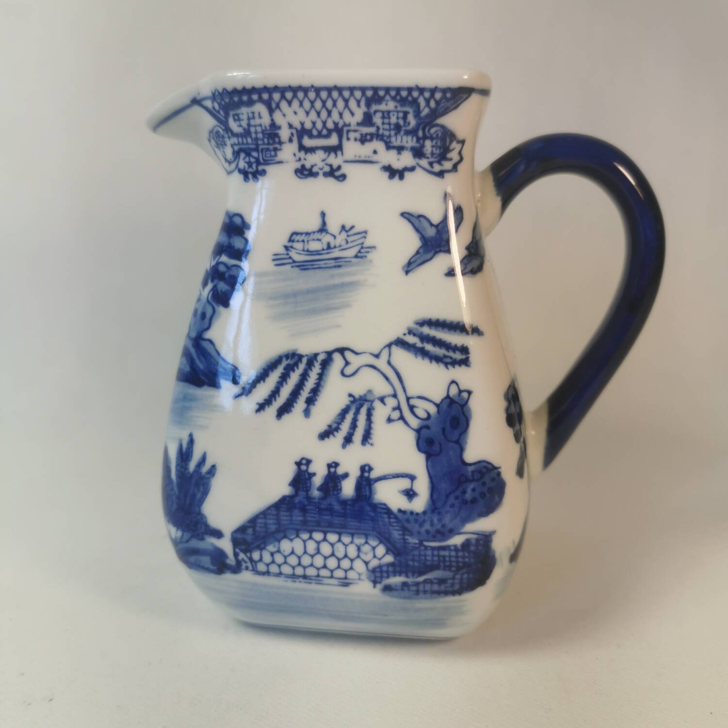 Pichet en Porcelaine Chinoise Bleu & Blanc Vintage. Motif. WILLOW PATTERN