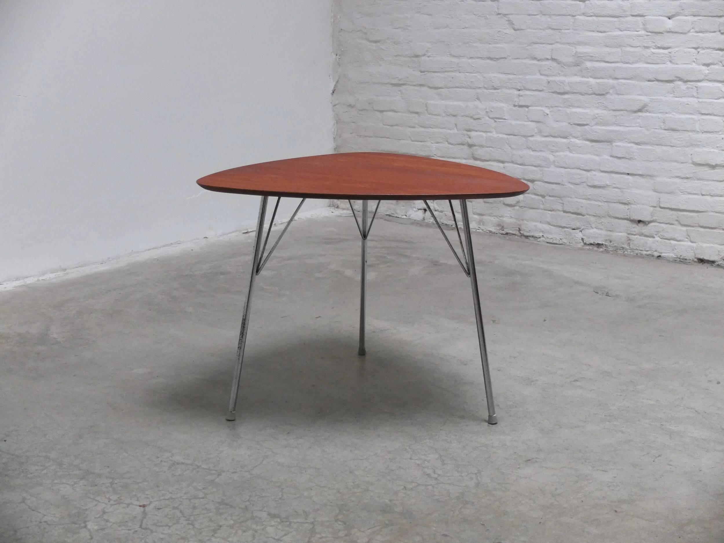 Triangular 'VL1312' side table in teak by Vermund Larsen, 1959