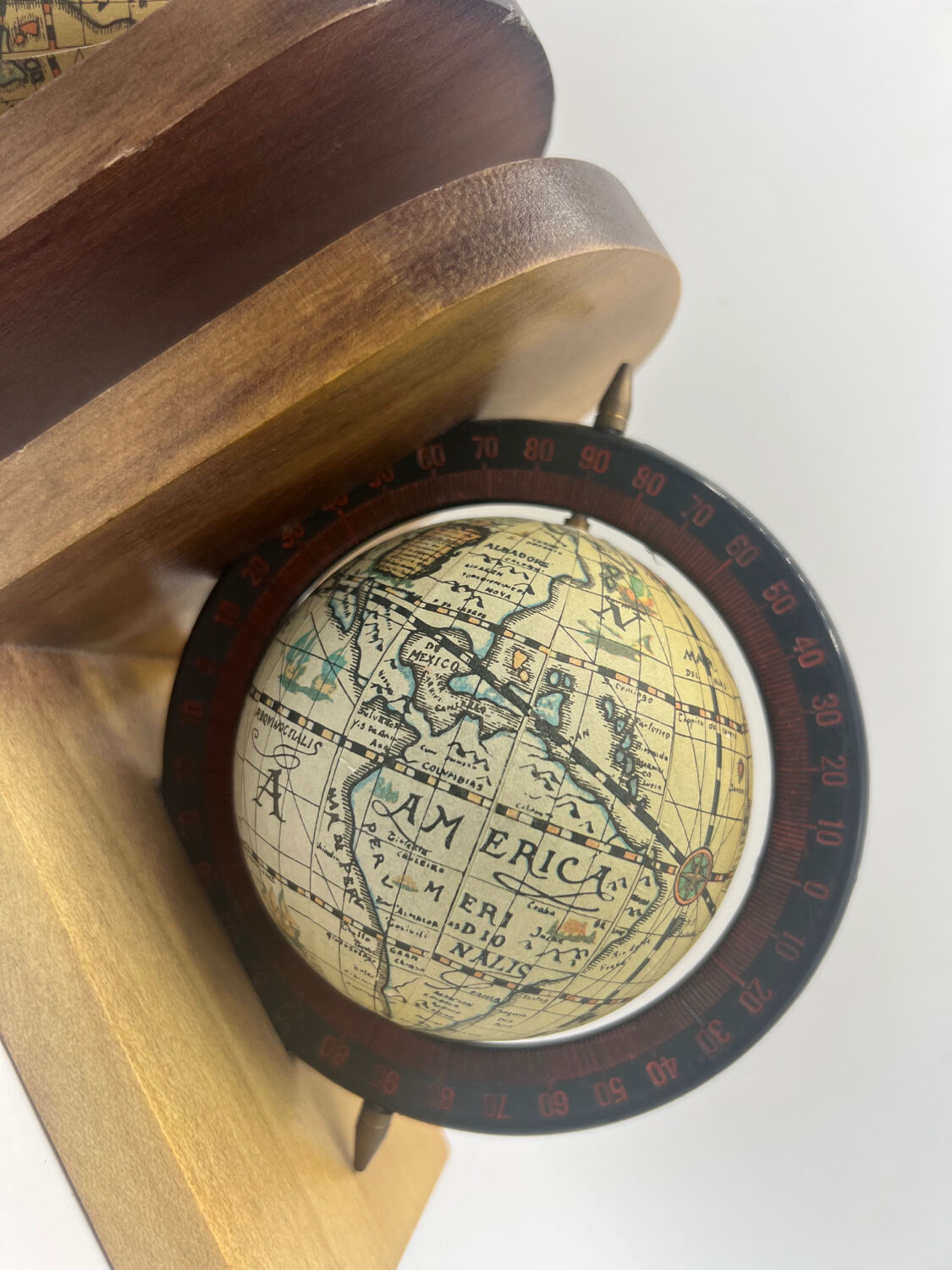 Bookends globe terrestrial