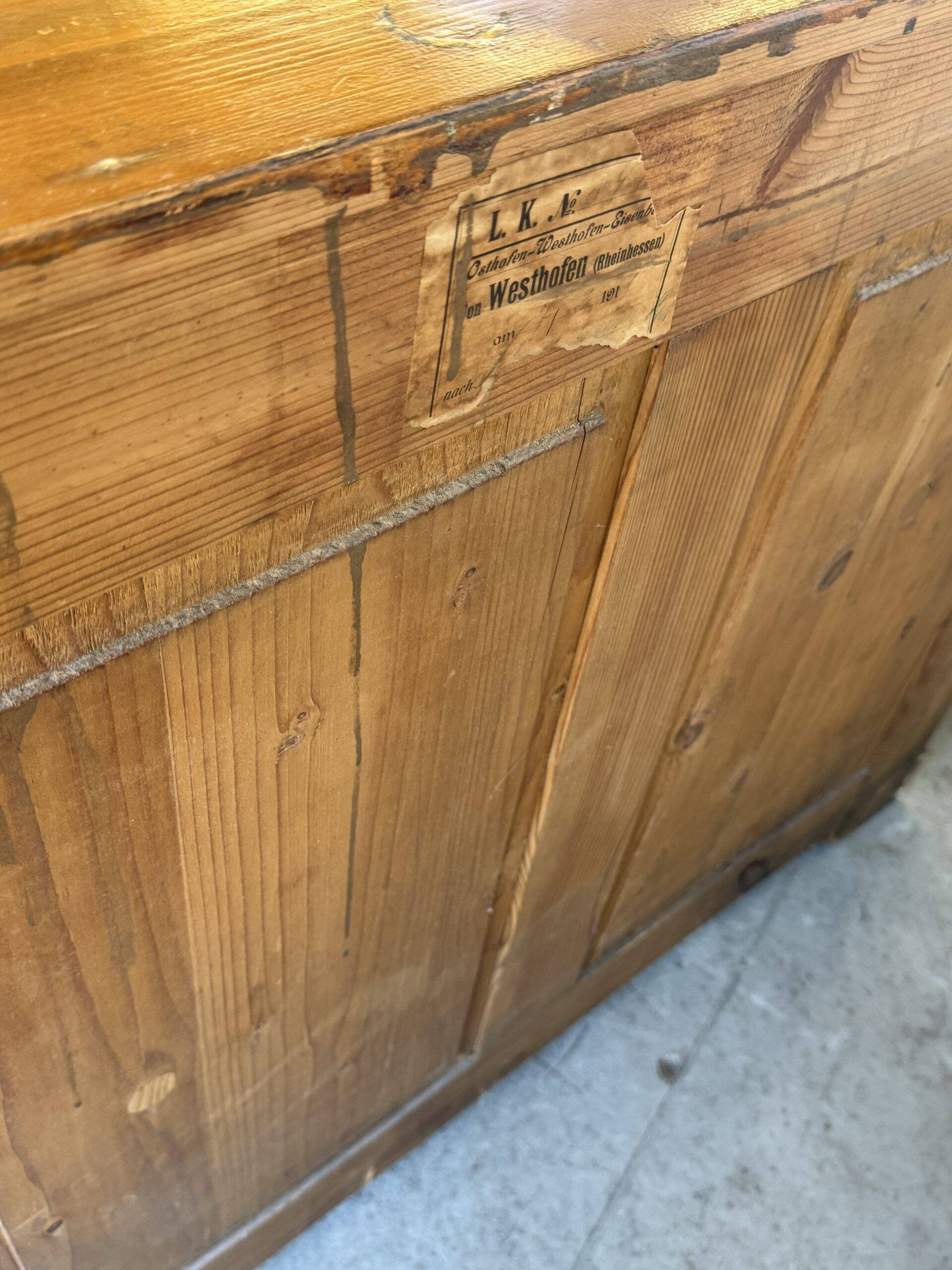 Wooden chest of drawers
