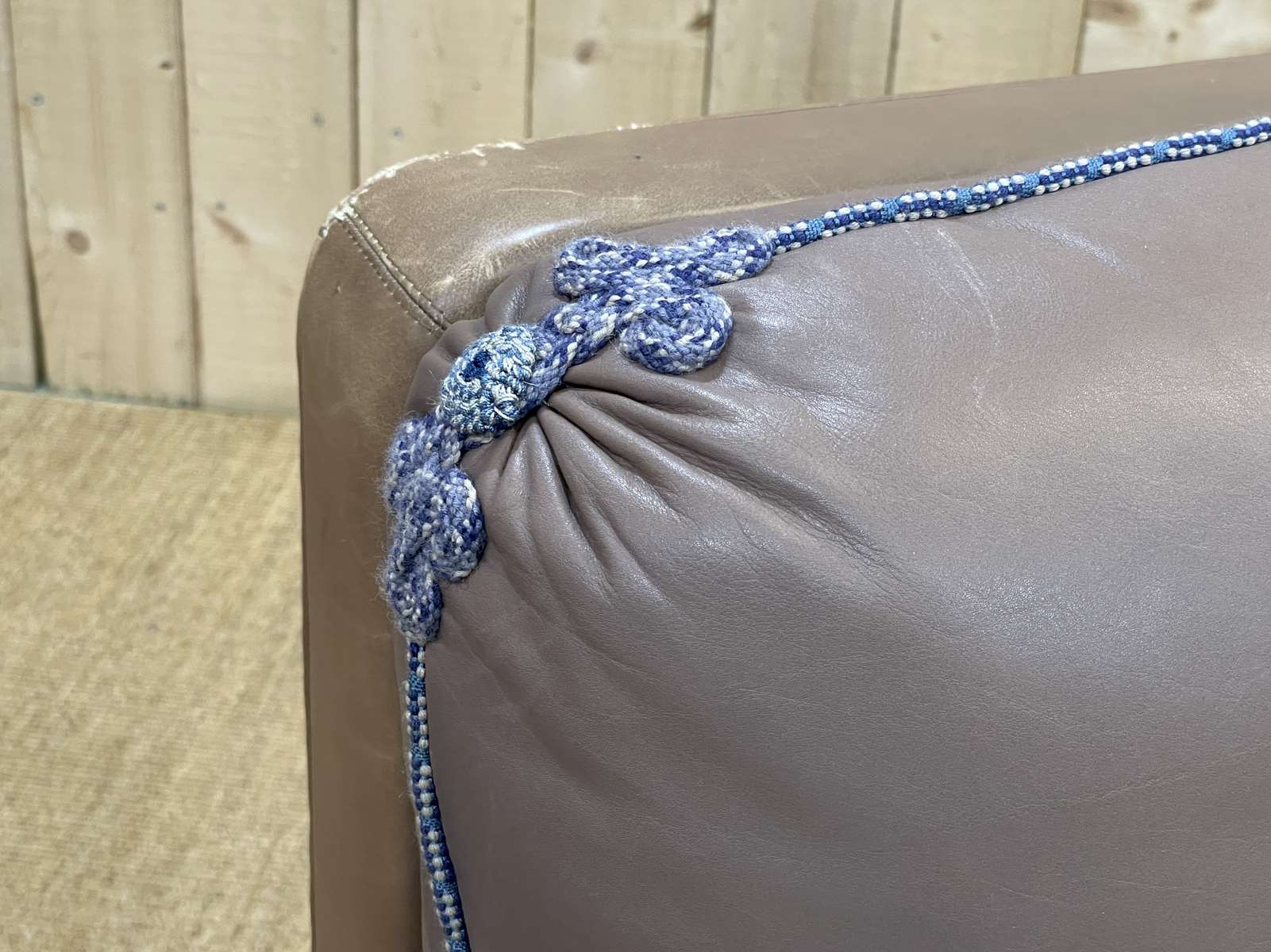 3-seater leather sofa made in the 70s