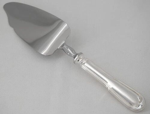 Christofle Chinon Filet, cutting pie server in silver-plated metal, in excellent condition.