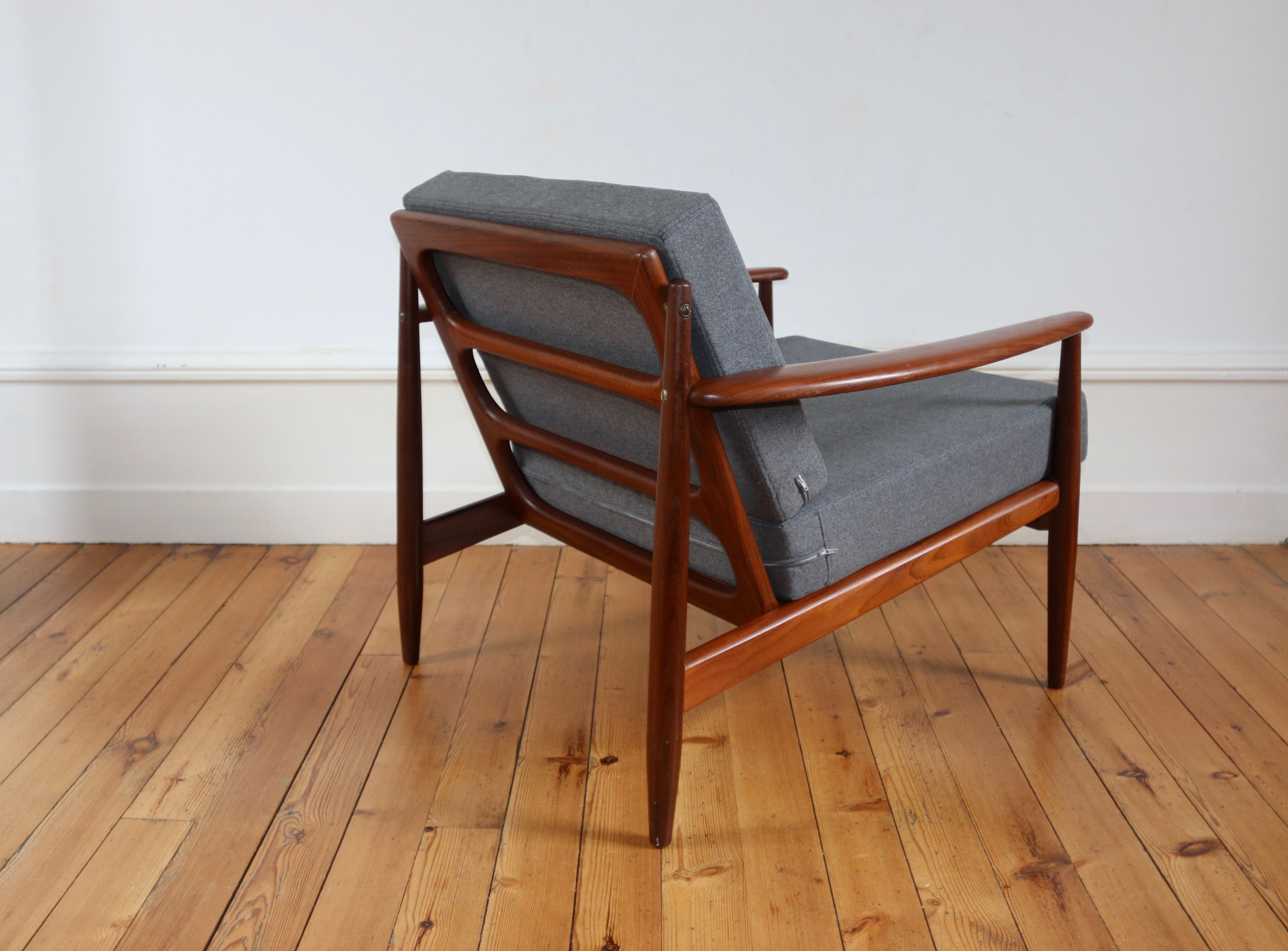 Scandinavian armchair 60