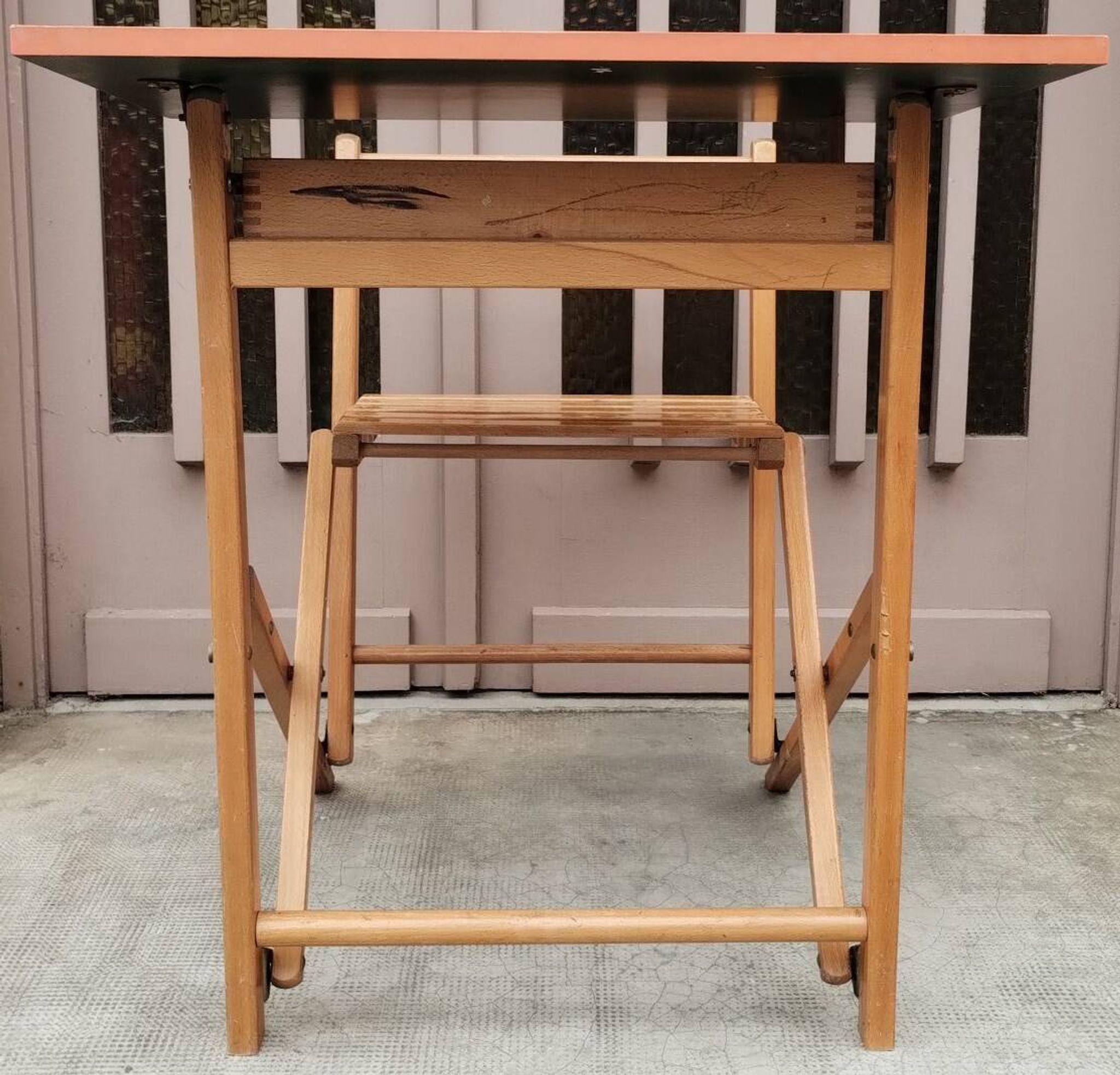 bureau / pupitre pour enfant pliable