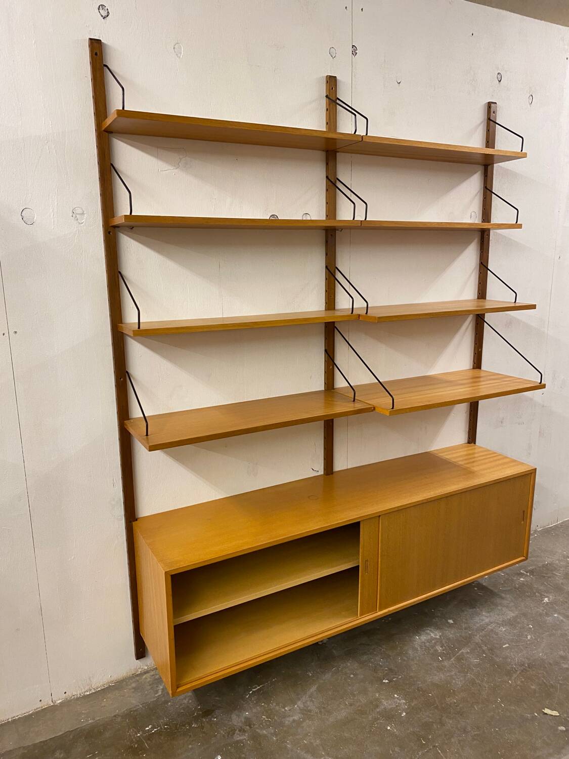 Unité murale scandinave vintage en chêne par Poul Cadovius pour Royal System, années 1960