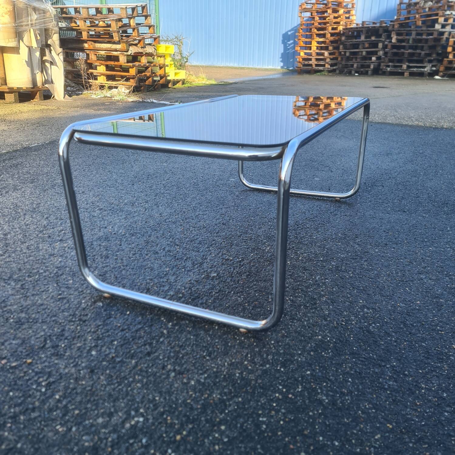 Bauhaus "laccio" style coffee table Marcel Breuer, glass and chrome tubular