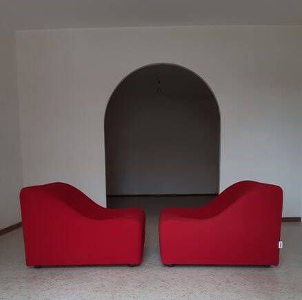 Pair of swivel chromatic lounge chairs by Kwok Hoi Chan, Steiner
