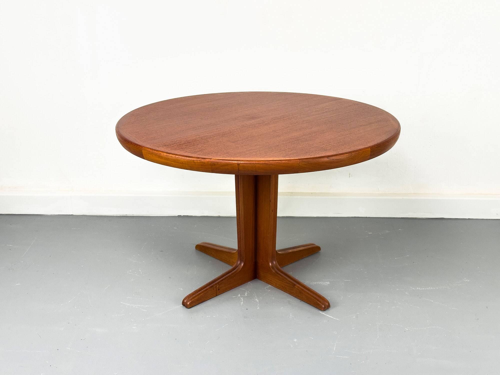 Danish Round Extendable Dining Table in Teak, 1970s