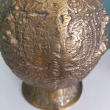 Jolie paire de vases asiatiques anciens en bronze
