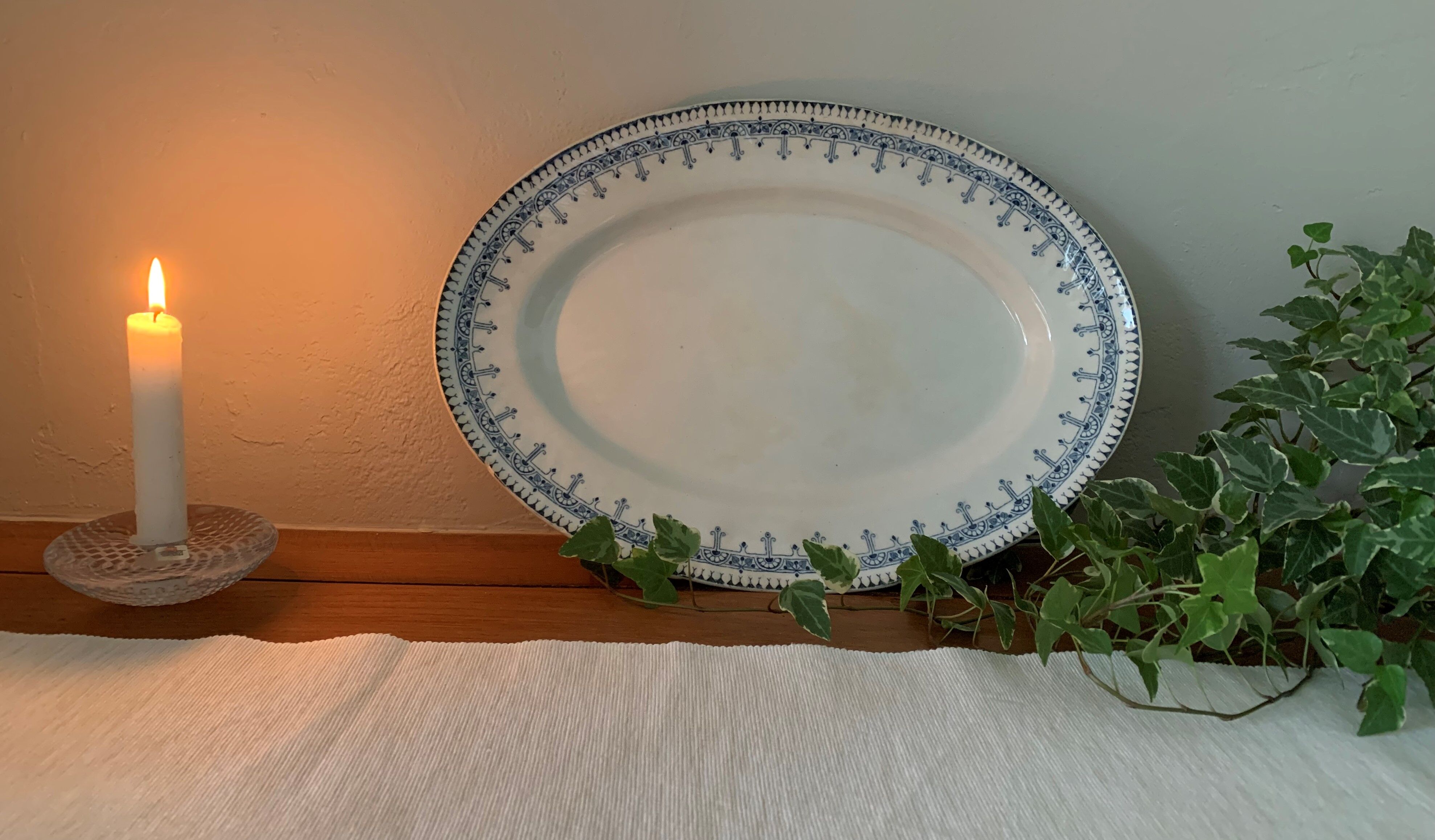 Old oval dish in earthenware by Gien, Byzantium model