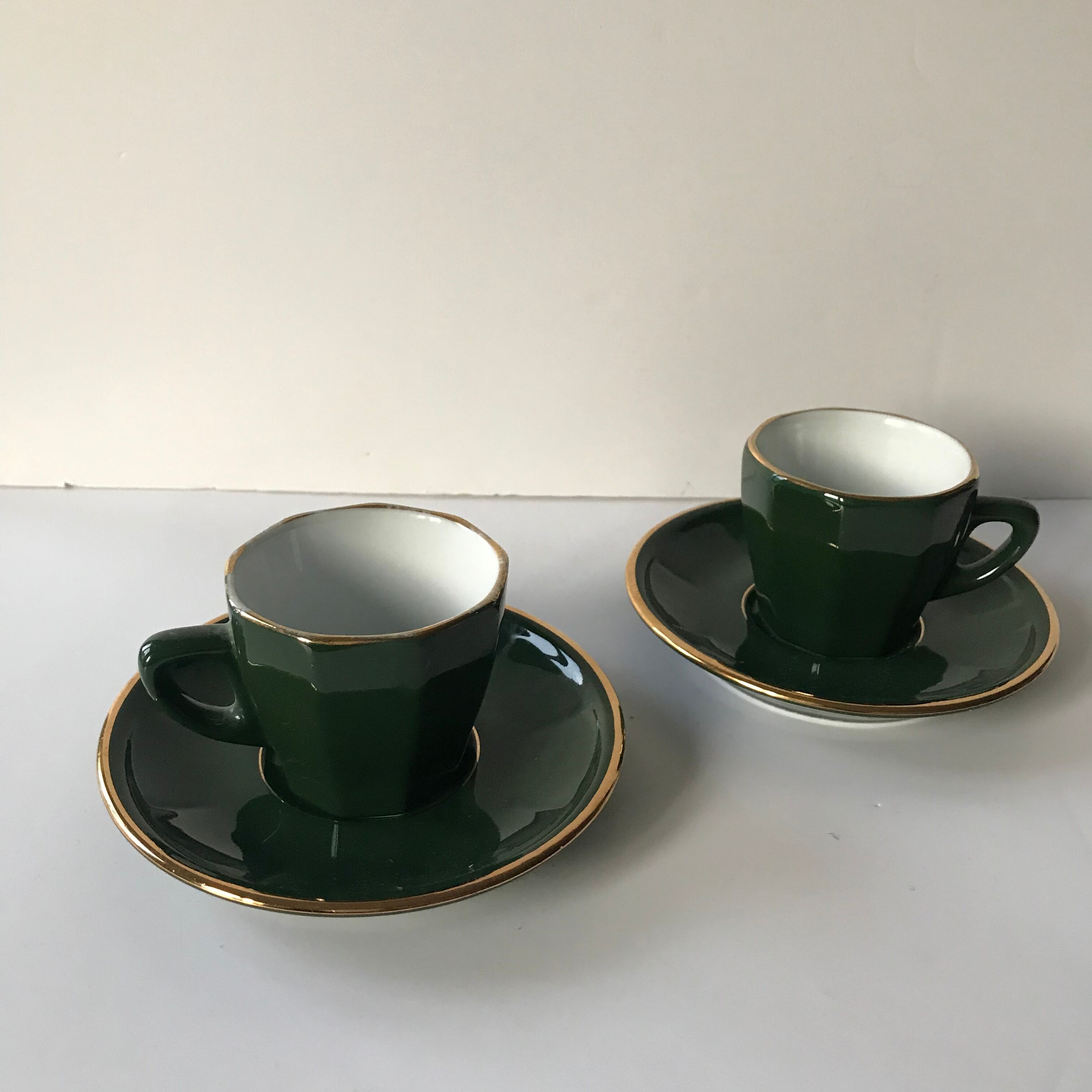 2 cups bistro in green and gold porcelain