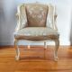 Fauteuil ancien bergère style Louis XV patiné