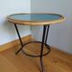 Table basse ronde en rotin et métal revisitée