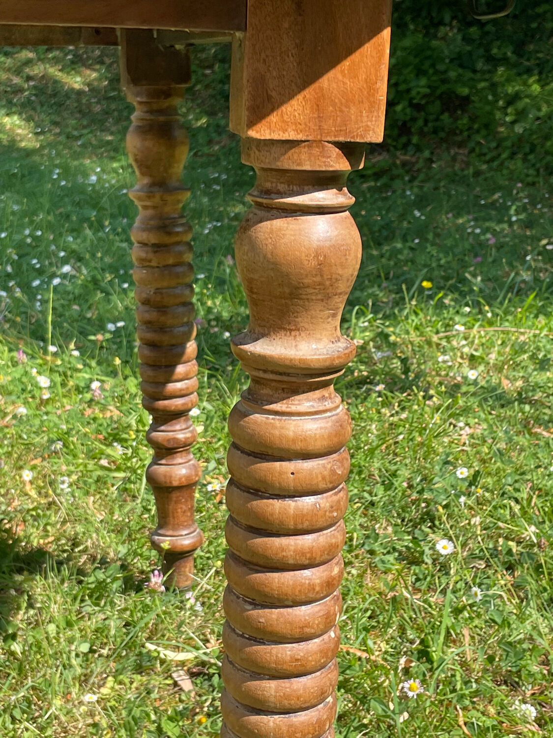 Oval wooden table with shutters Louis Philippe style