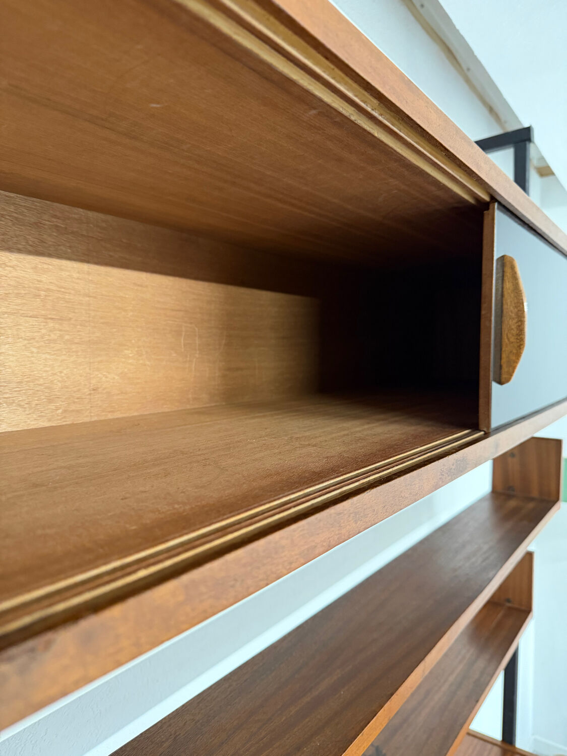 Wall shelf in wood, suspended furniture, French design from the 60s, vintage.